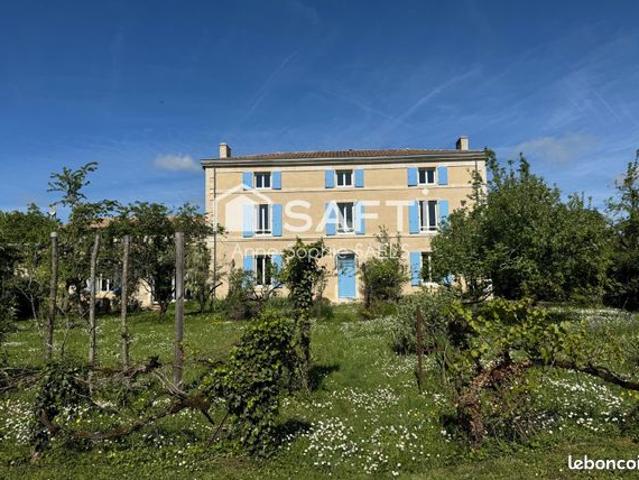 Maison 8 pièces 264 m²