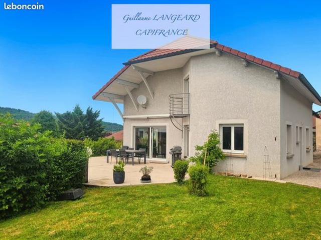Maison 8 pièces 265 m²