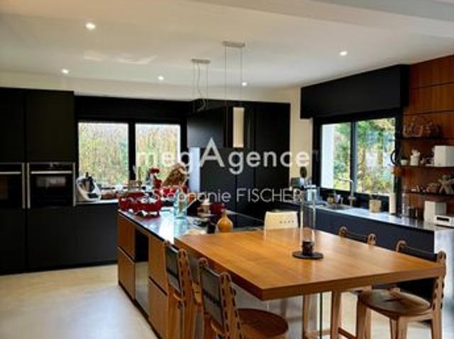 Maison 8 pièces 265 m²