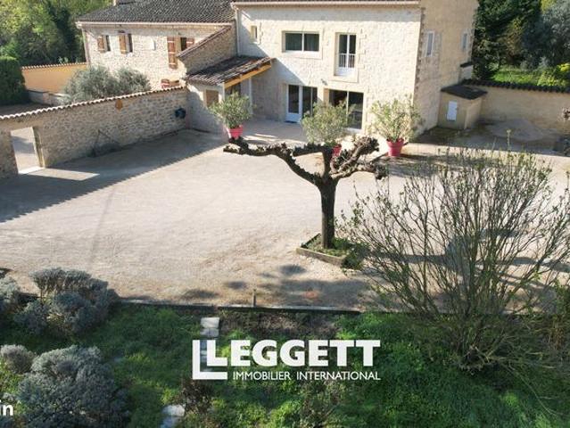 Maison 8 pièces 265 m²