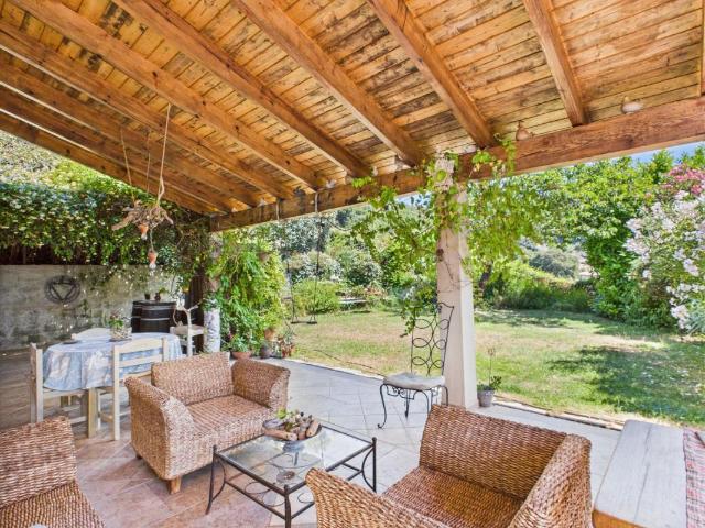 Maison 8 pièces 265 m²