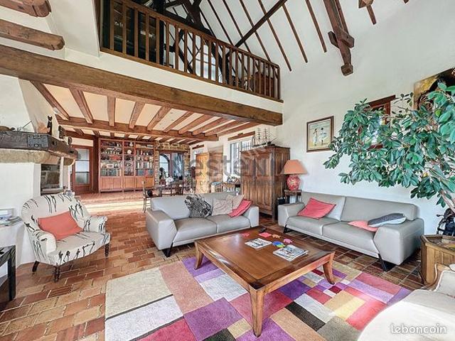 Maison 8 pièces 265 m²