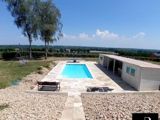 Maison 8 pièces 265 m²