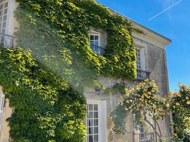 Maison 8 pièces 265 m²