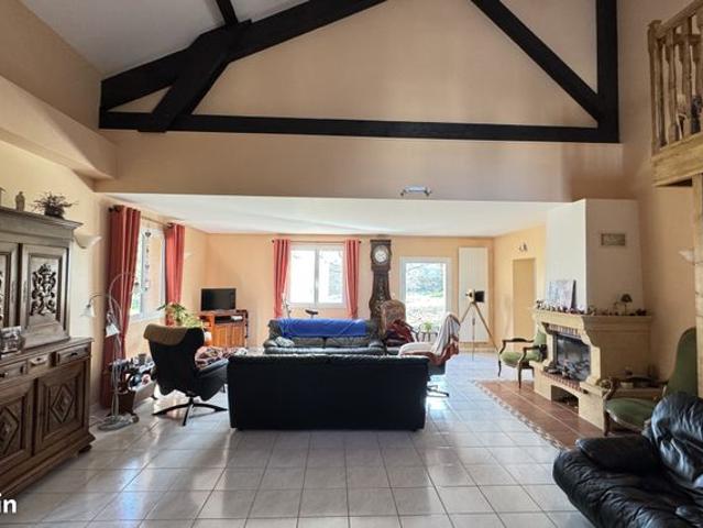 Maison 8 pièces 265 m²
