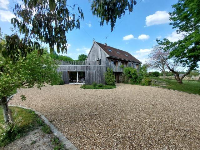 Maison 8 pièces 265 m²