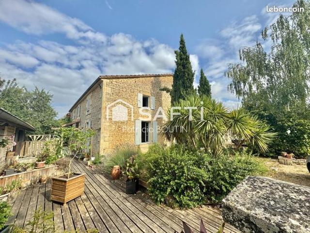 Maison 8 pièces 265 m²