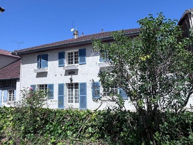 Maison 8 pièces 265 m²