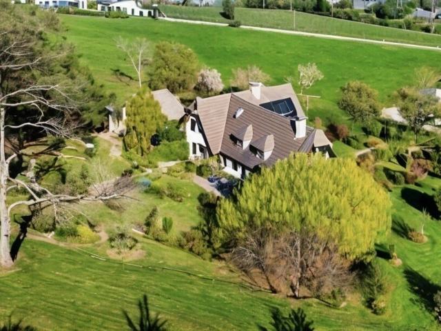 Maison 8 pièces 265 m²