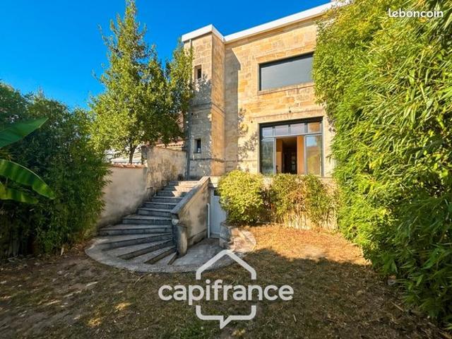 Maison 8 pièces 265 m²