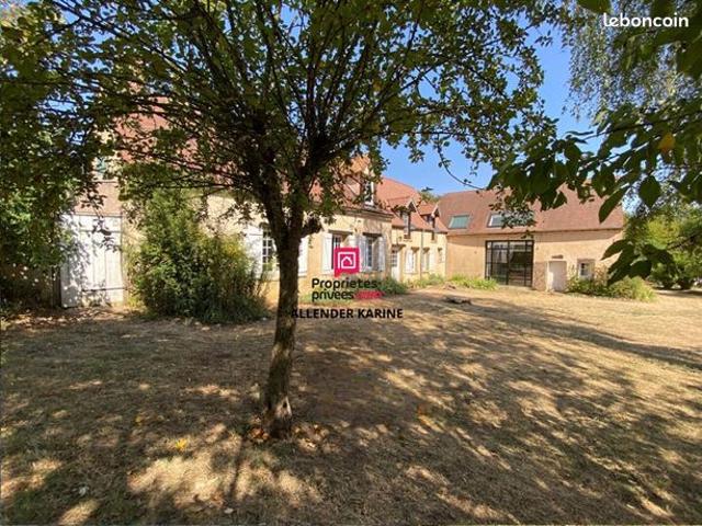Maison 8 pièces 265 m²