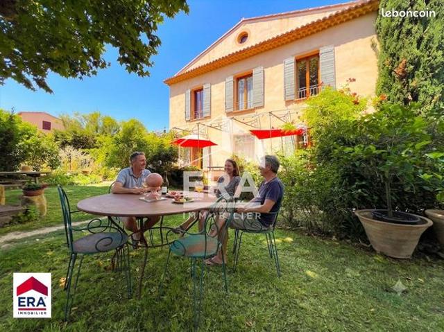 Maison 8 pièces 266 m²
