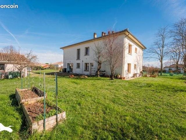 Maison 8 pièces 266 m²