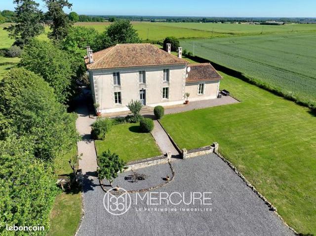 Maison 8 pièces 266 m²