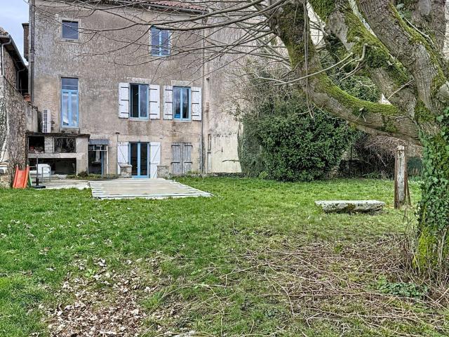 Maison 8 pièces 266 m²
