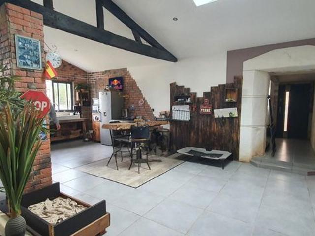 Maison 8 pièces 266 m²