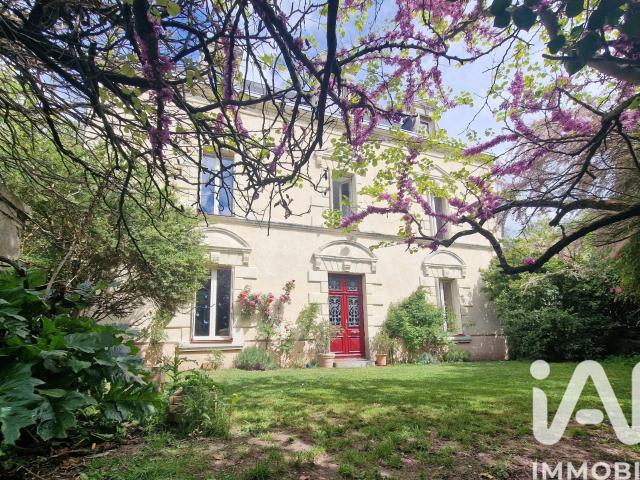 Maison 8 pièces 266 m²