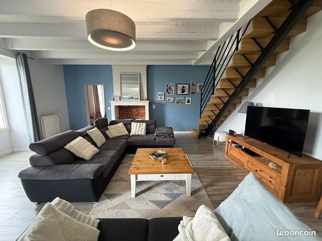 Maison 8 pièces 266 m²