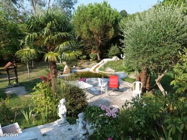 Maison 8 pièces 266 m²