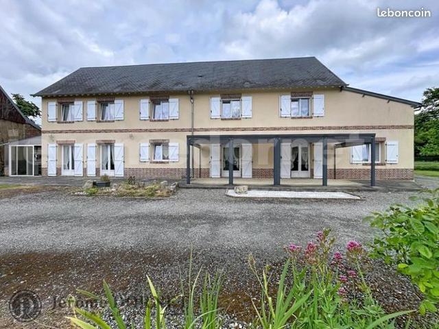 Maison 8 pièces 266 m²
