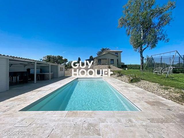 Maison 8 pièces 267 m²