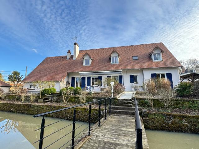 Maison 8 pièces 267 m²