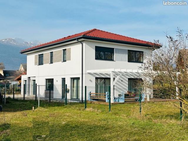 Maison 8 pièces 267 m²