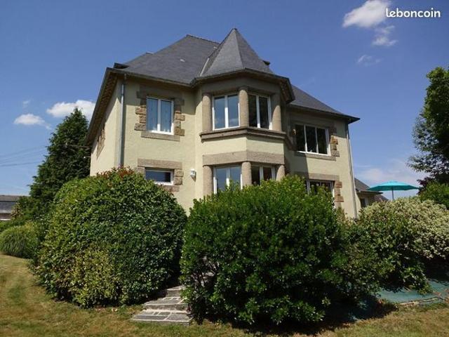 Maison 8 pièces 267 m²