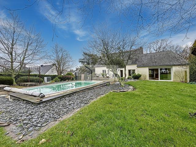 Maison 8 pièces 267 m²
