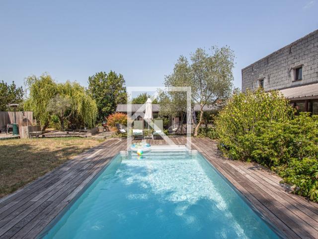 Maison 8 pièces 267 m²
