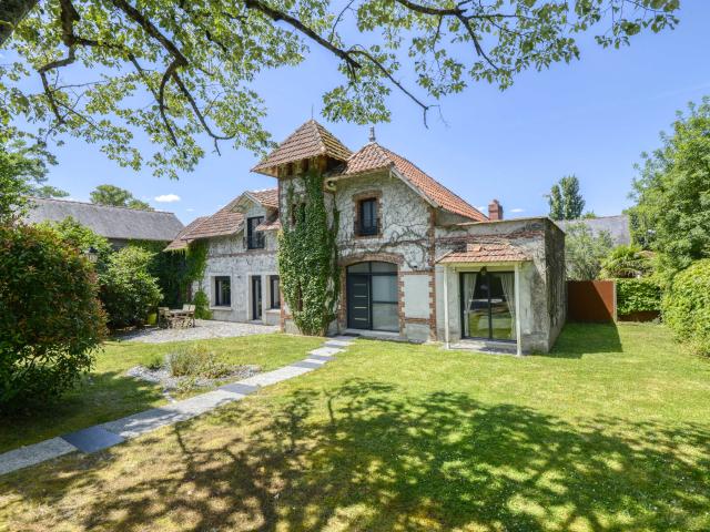 Maison 8 pièces 267 m²