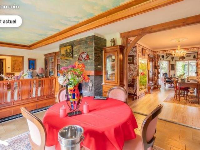 Maison 8 pièces 268 m²