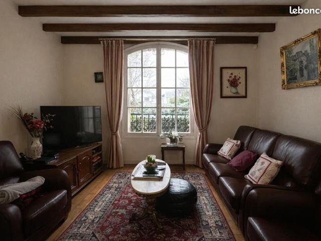 Maison 8 pièces 268 m²