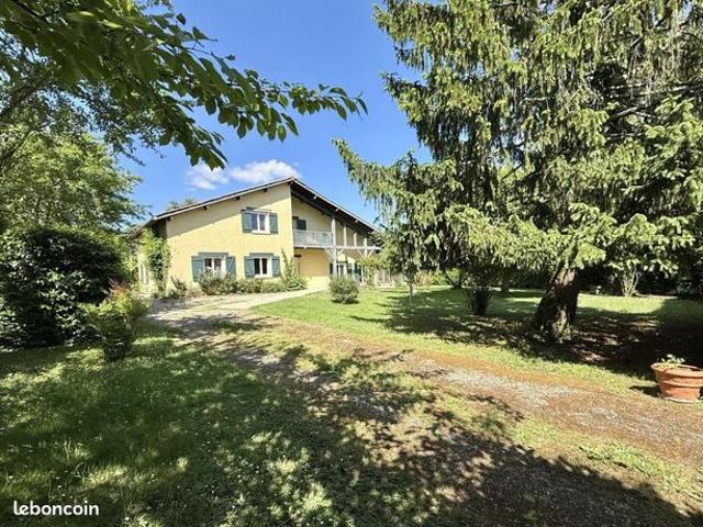 Maison 8 pièces 268 m²