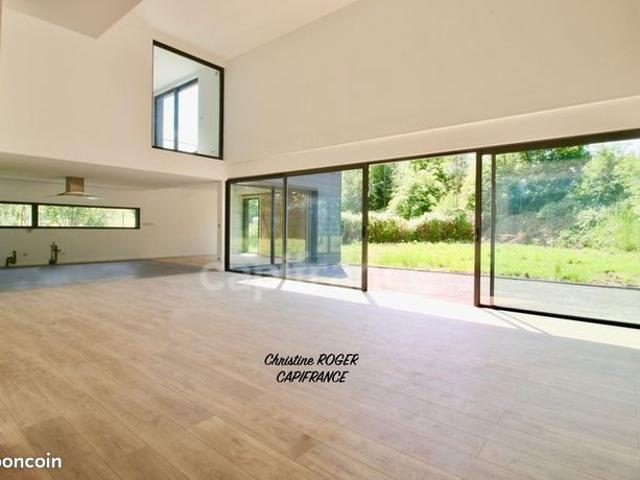 Maison 8 pièces 268 m²