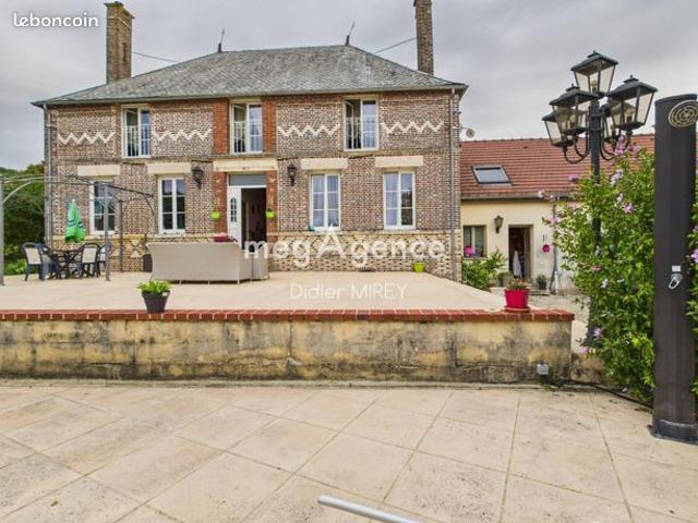 Maison 8 pièces 268 m²