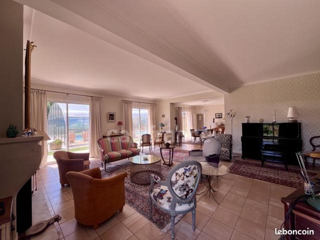Maison 8 pièces 268 m²