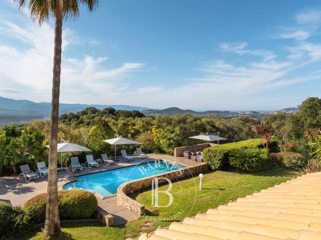 Maison 8 pièces 269 m²