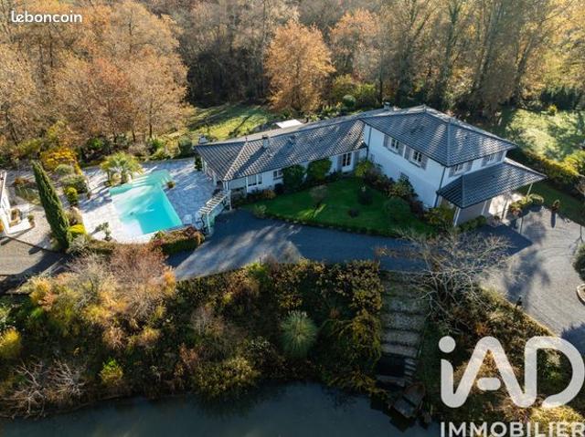 Maison familiale 8 pièces 269 m²
