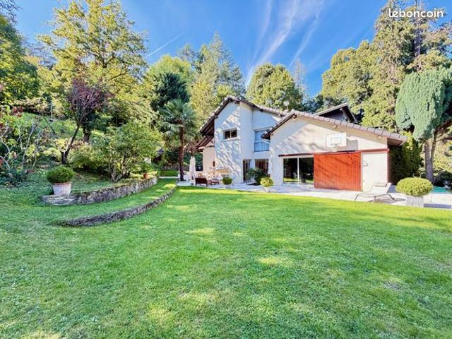Maison 8 pièces 269 m²