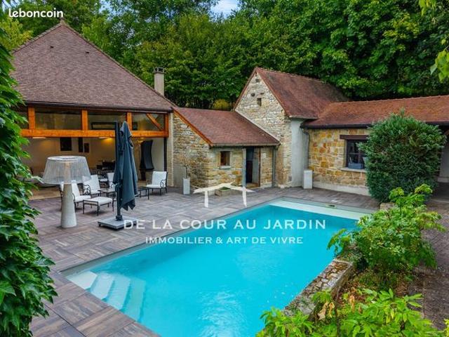 Maison 8 pièces 269 m²