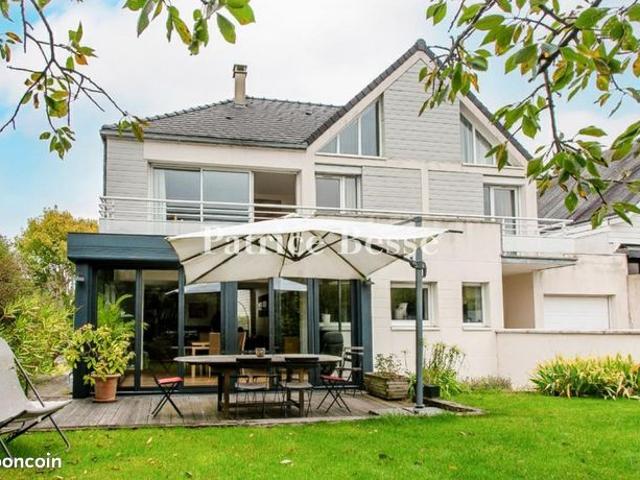 Maison 8 pièces 269 m²