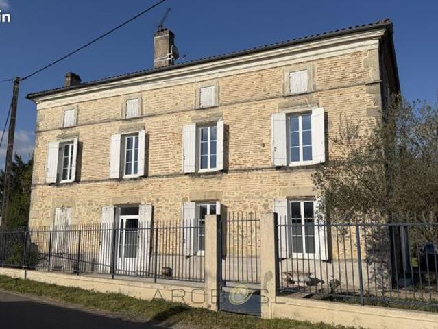 Maison 8 pièces 260 m²