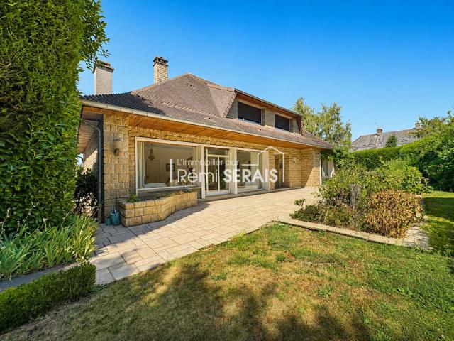 Maison 8 pièces 260 m²