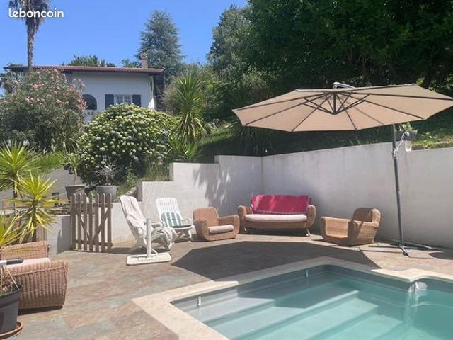 Maison 8 pièces 260 m²