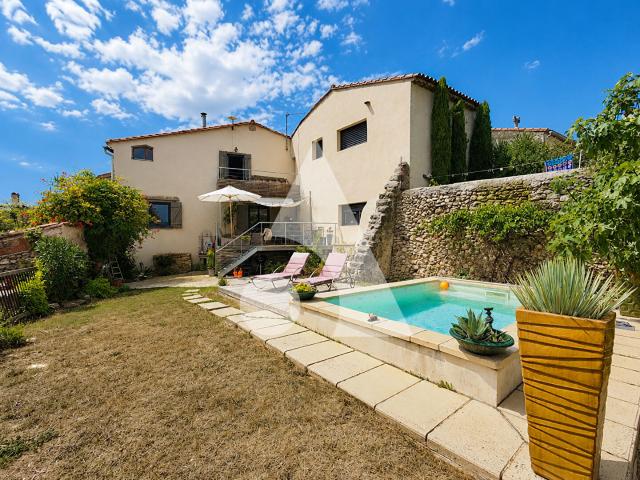 Maison 8 pièces 260 m²