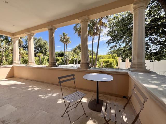 Maison 8 pièces 260 m²