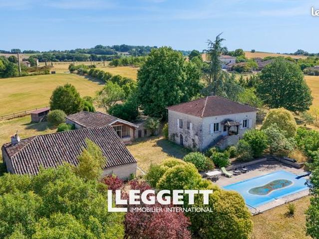 Maison 8 pièces 260 m²