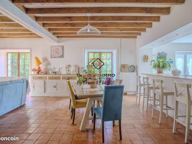 Maison 8 pièces 260 m²