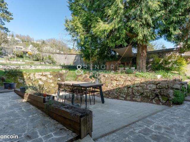 Maison 8 pièces 260 m²
